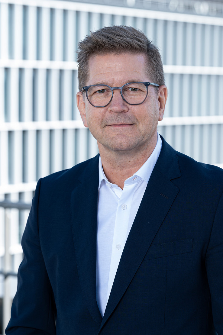 Bernd Schewior Bernd Schewior, Vicepresidente senior de Professional Services Global